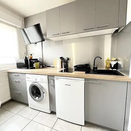 Apartment Lumiere Du Centre - Parking - Romans-sur-Isere