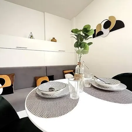Lumiere Du Centre - Parking -