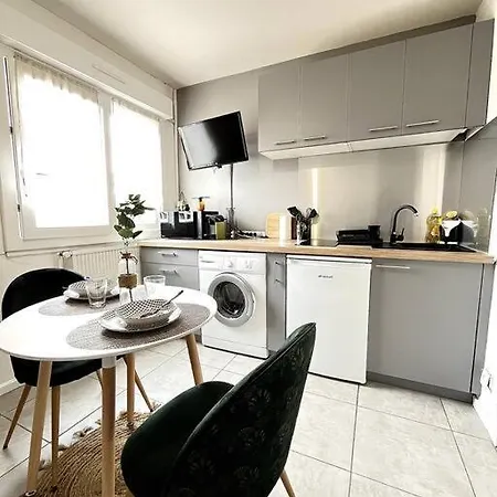 Apartment Lumiere Du Centre - Parking - Romans-sur-Isere