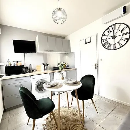 Lumiere Du Centre - Parking -